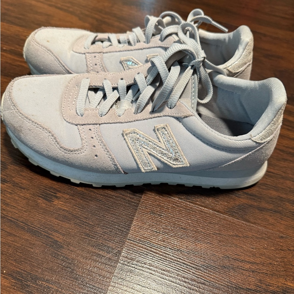 New Balance Retro Light Gray Sneakers